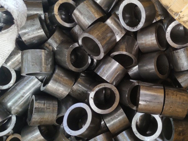 利通无缝钢管切割